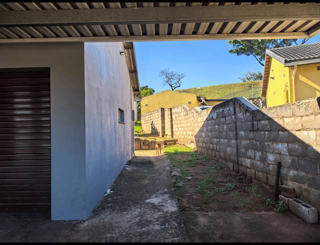 4 BEDROOM HOUSE TO LET IN UMLAZI V